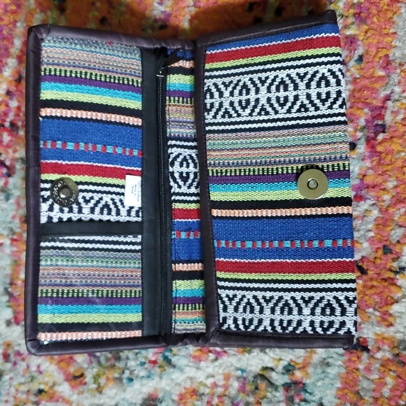 NWOT multicolored wallet with woven fabric - Picture 3 of 13